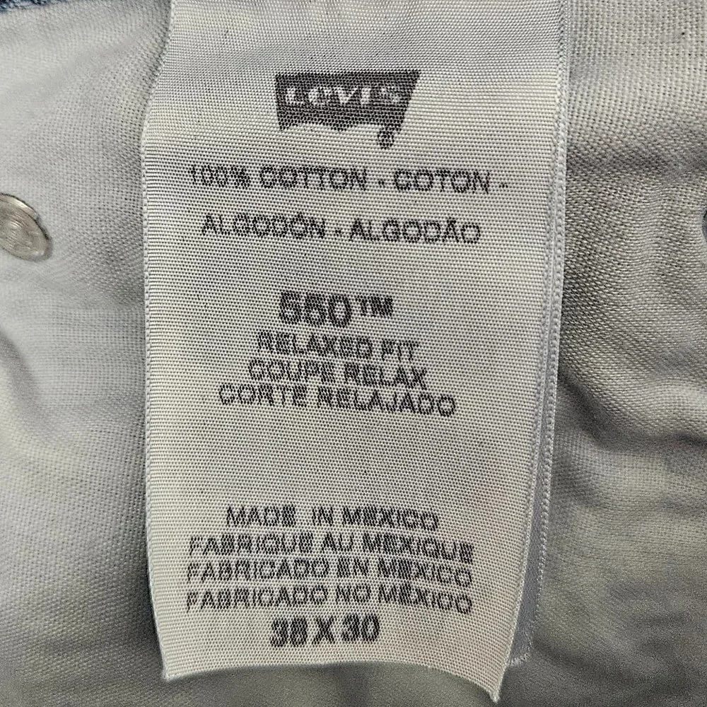 VTG Levi's 550 Relaxed Fit 100% Cotton Medium Wash Jean